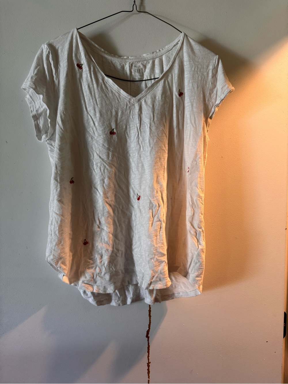GAP White V-Neck Short Sleeve Tee with Red Cherry Embroidery
